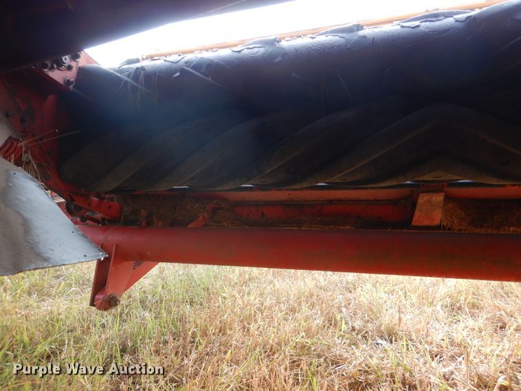 image for item DM0556 1990 New Holland 488  windrower