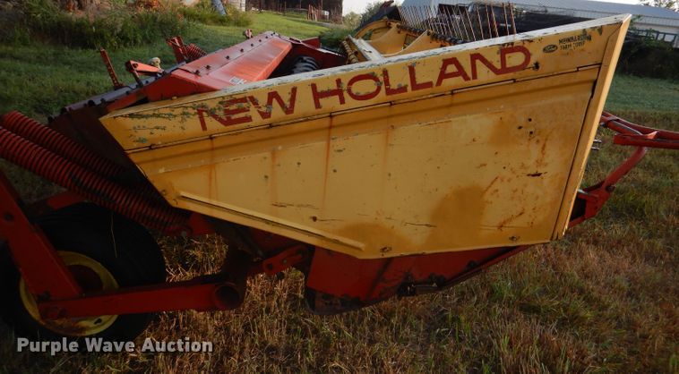 image for item DM0556 1990 New Holland 488  windrower