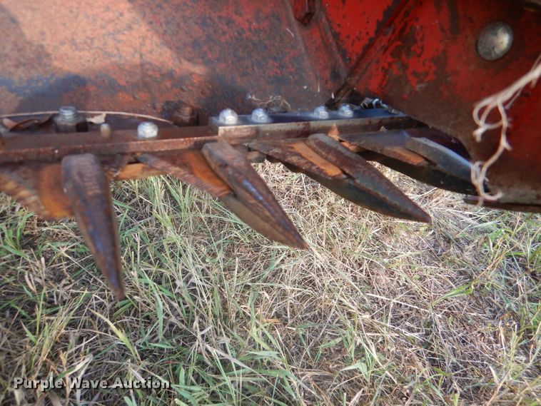 image for item DM0556 1990 New Holland 488  windrower