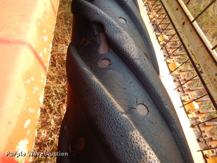 image for item DM0556 1990 New Holland 488  windrower