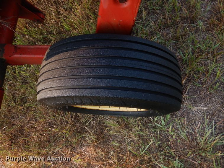 image for item DM0556 1990 New Holland 488  windrower