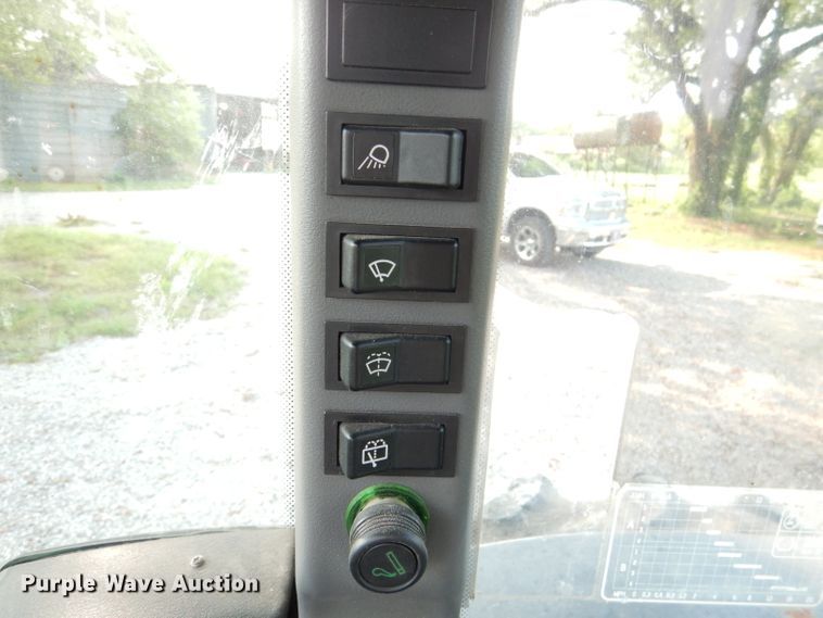 image for item DM1265 New Holland TN75S  MFWD tractor