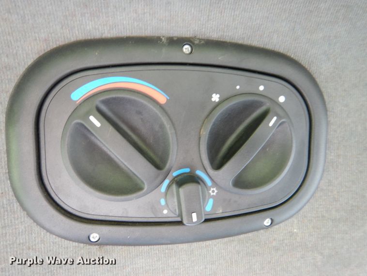 image for item DM1265 New Holland TN75S  MFWD tractor