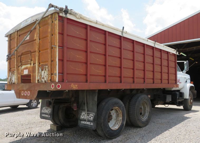 image for item DN5951 1984 Chevrolet Kodiak C70  grain truck