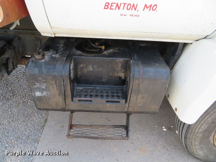 image for item DN5951 1984 Chevrolet Kodiak C70  grain truck