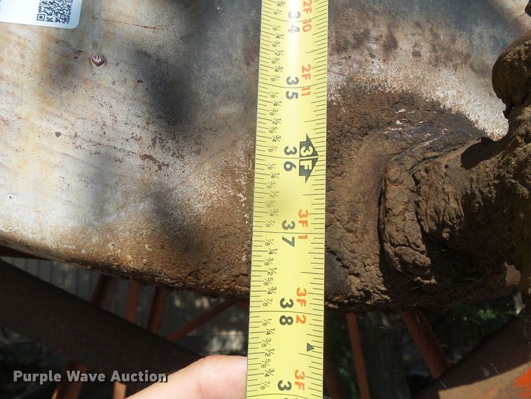 image for item GR9486 (3) fuel tanks