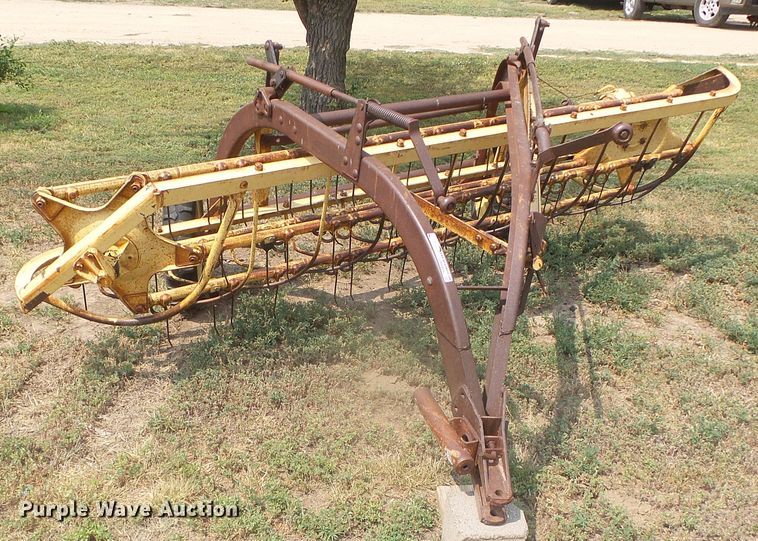 image for item GR9494 New Holland 56  hay rake