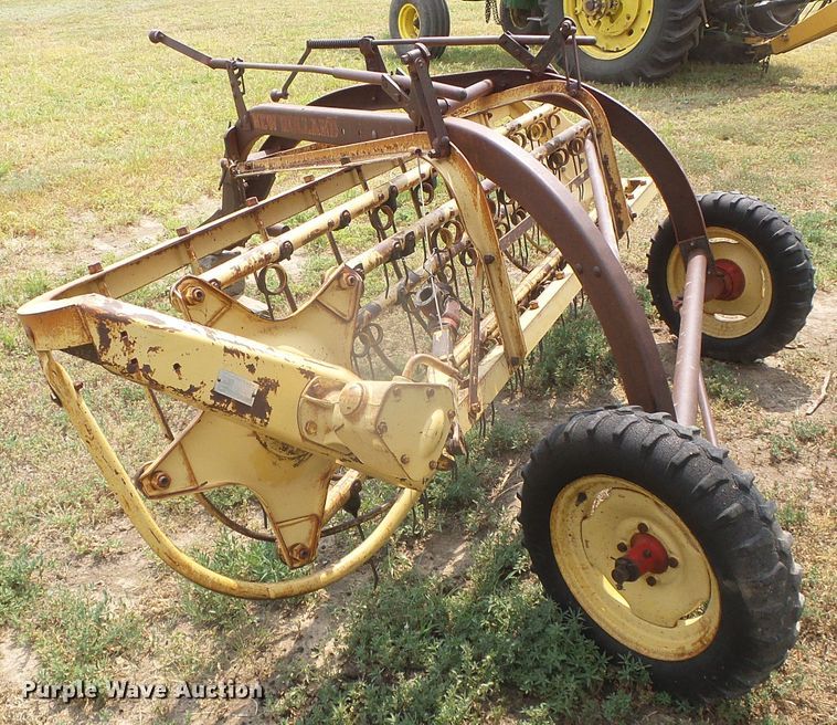image for item GR9494 New Holland 56  hay rake