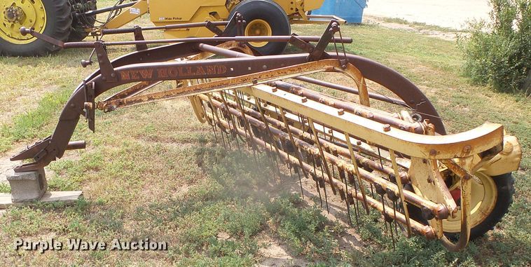 image for item GR9494 New Holland 56  hay rake