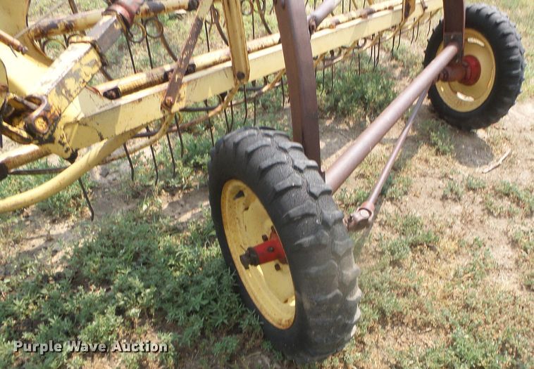 image for item GR9494 New Holland 56  hay rake