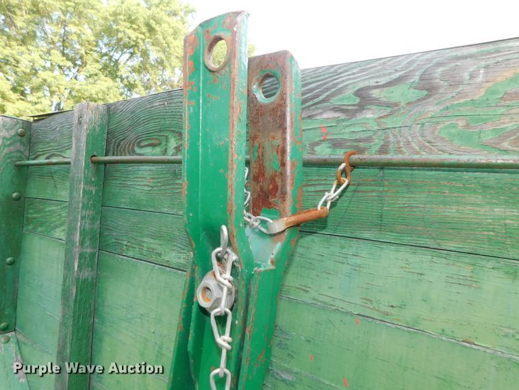 image for item HX9443 Oliver  wagon