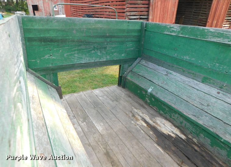 image for item HX9443 Oliver  wagon