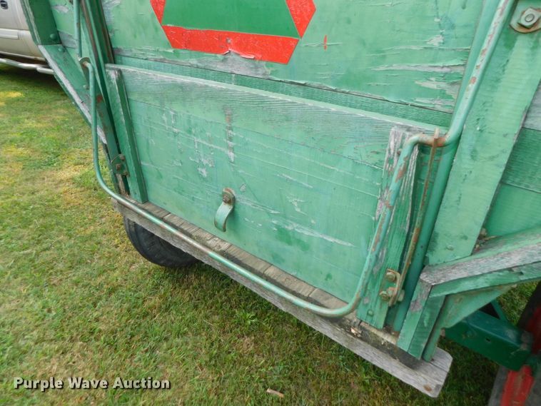 image for item HX9443 Oliver  wagon