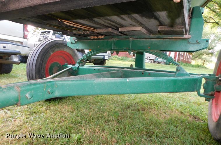 image for item HX9443 Oliver  wagon