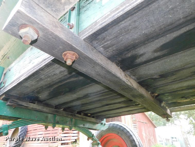 image for item HX9443 Oliver  wagon