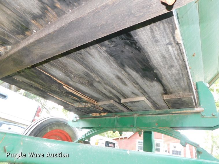 image for item HX9443 Oliver  wagon