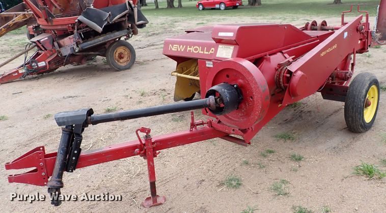 image for item IB9003 1975 New Holland 273  small square baler