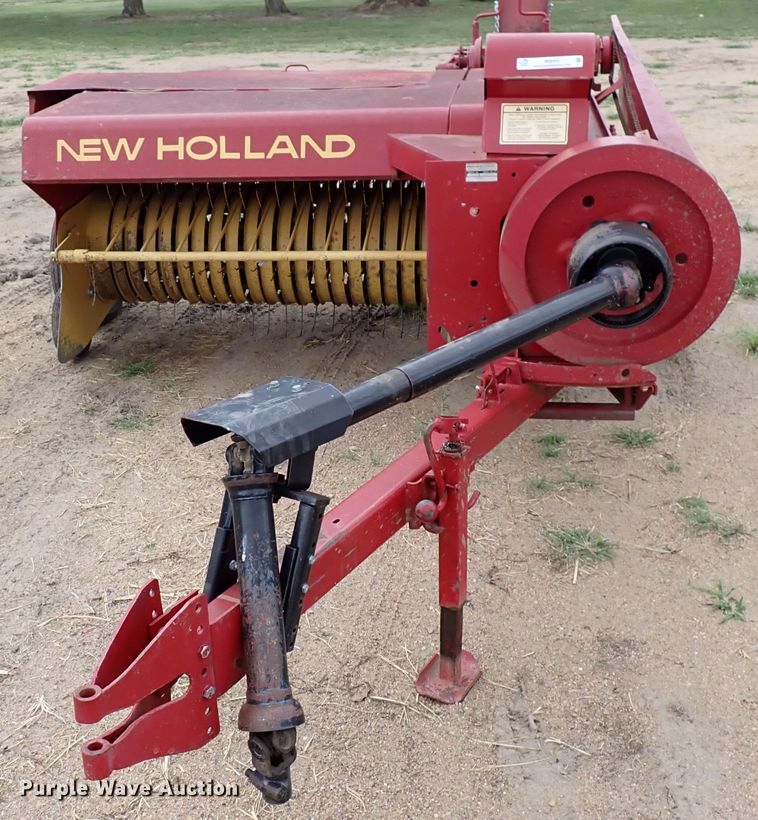 image for item IB9003 1975 New Holland 273  small square baler