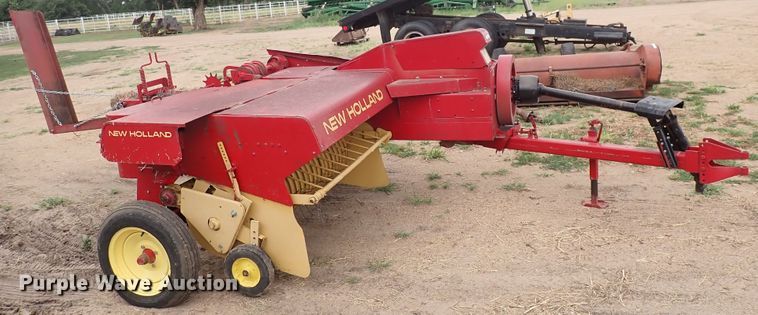 image for item IB9003 1975 New Holland 273  small square baler