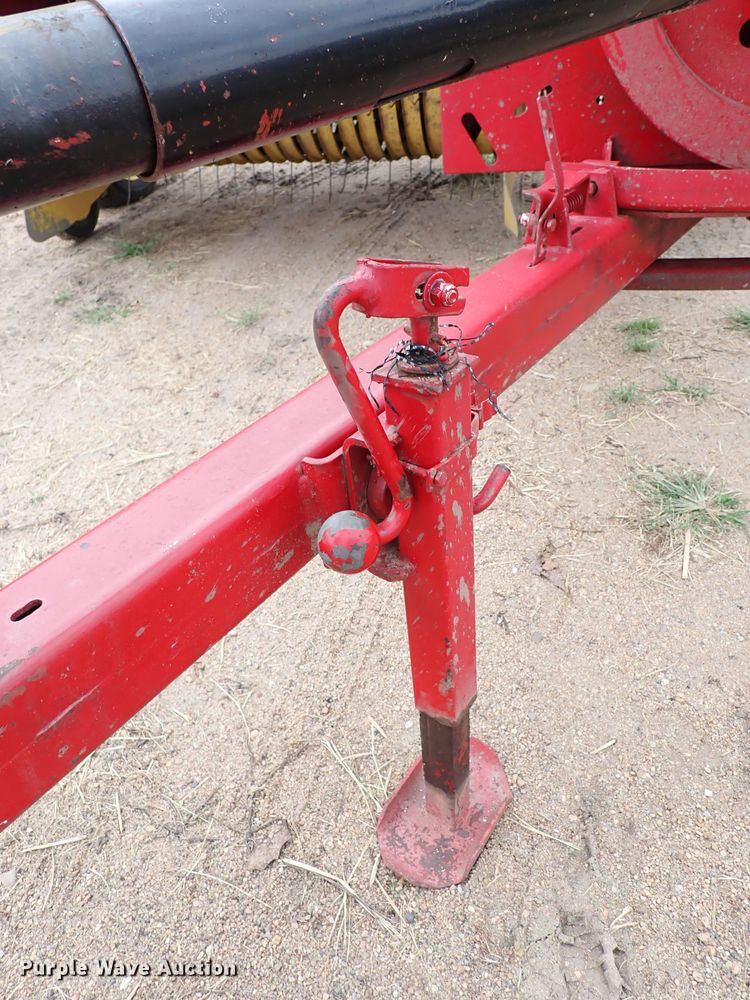 image for item IB9003 1975 New Holland 273  small square baler