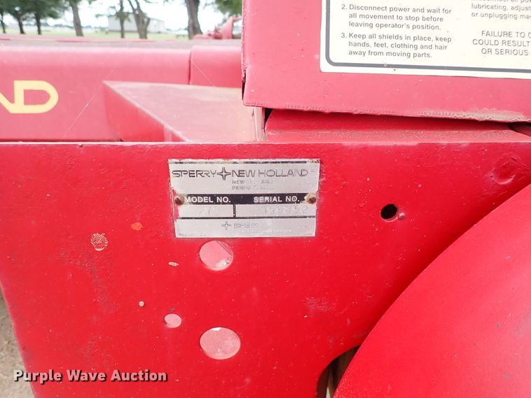 image for item IB9003 1975 New Holland 273  small square baler