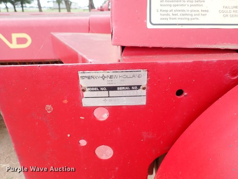 image for item IB9003 1975 New Holland 273  small square baler