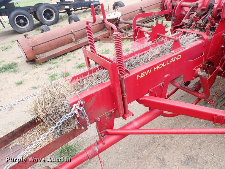image for item IB9003 1975 New Holland 273  small square baler