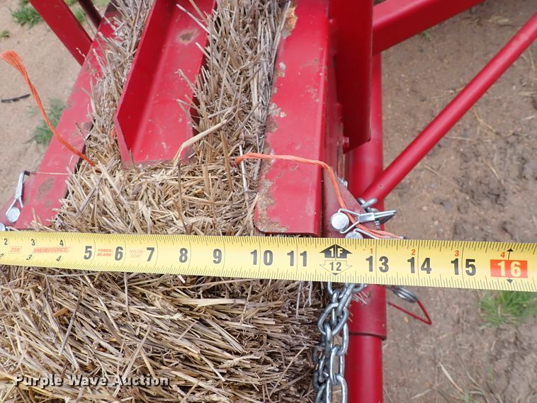 image for item IB9003 1975 New Holland 273  small square baler