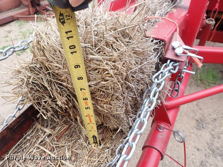 image for item IB9003 1975 New Holland 273  small square baler