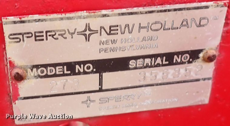 image for item IB9003 1975 New Holland 273  small square baler