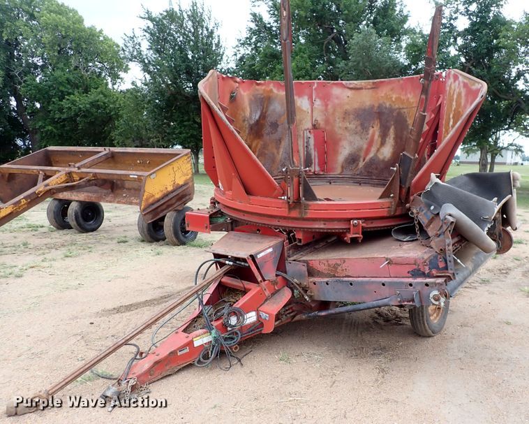 image for item IB9004 Case IH 8610  bale processor