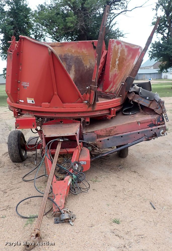 image for item IB9004 Case IH 8610  bale processor