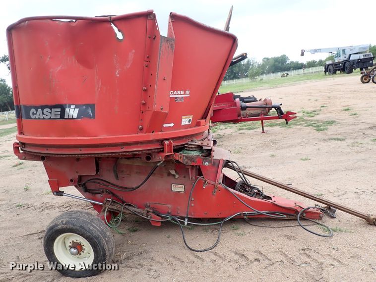 image for item IB9004 Case IH 8610  bale processor