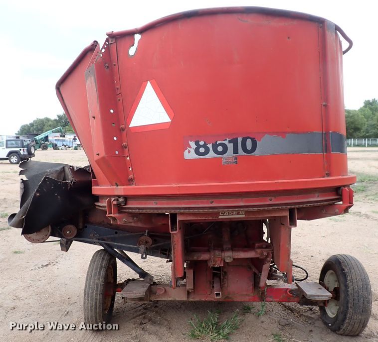 image for item IB9004 Case IH 8610  bale processor