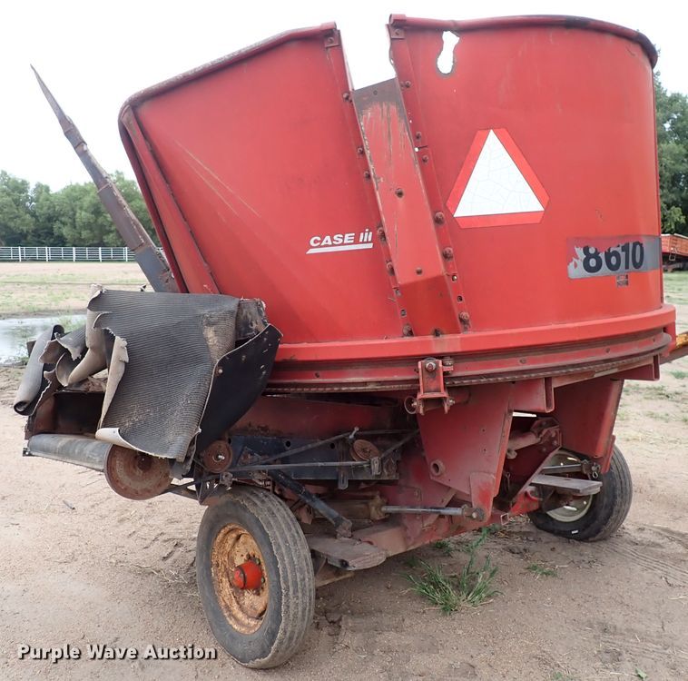 image for item IB9004 Case IH 8610  bale processor