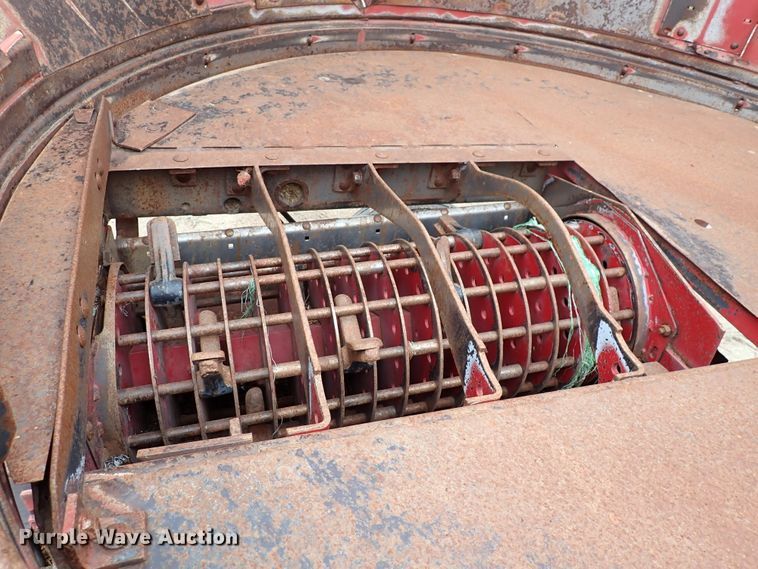 image for item IB9004 Case IH 8610  bale processor