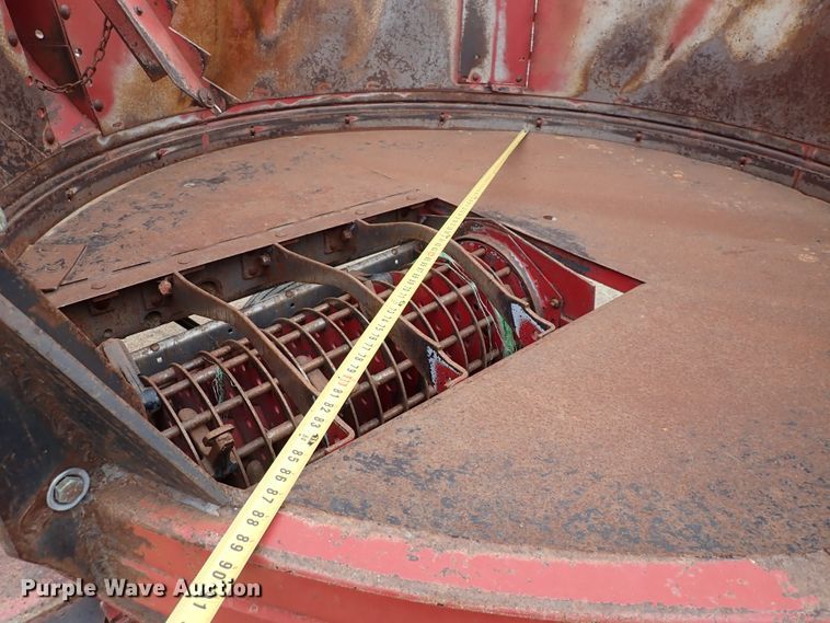 image for item IB9004 Case IH 8610  bale processor