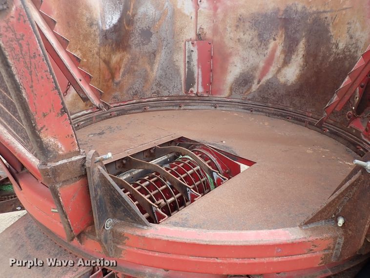 image for item IB9004 Case IH 8610  bale processor