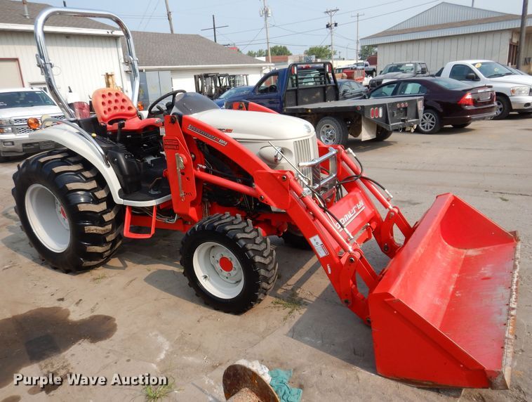 image for item IN9776 2010 New Holland Boomer 8N  MFWD tractor
