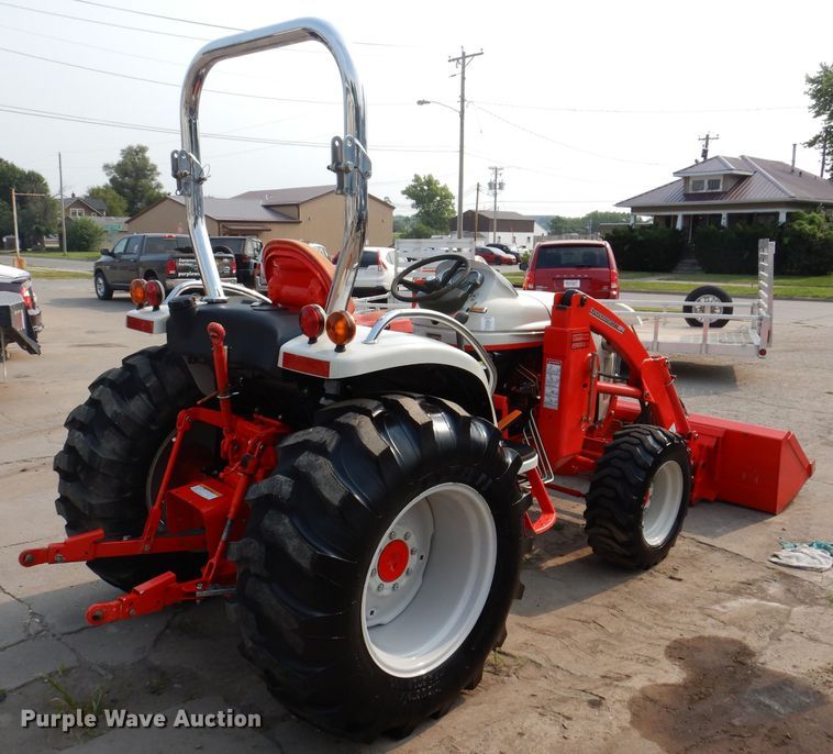 image for item IN9776 2010 New Holland Boomer 8N  MFWD tractor