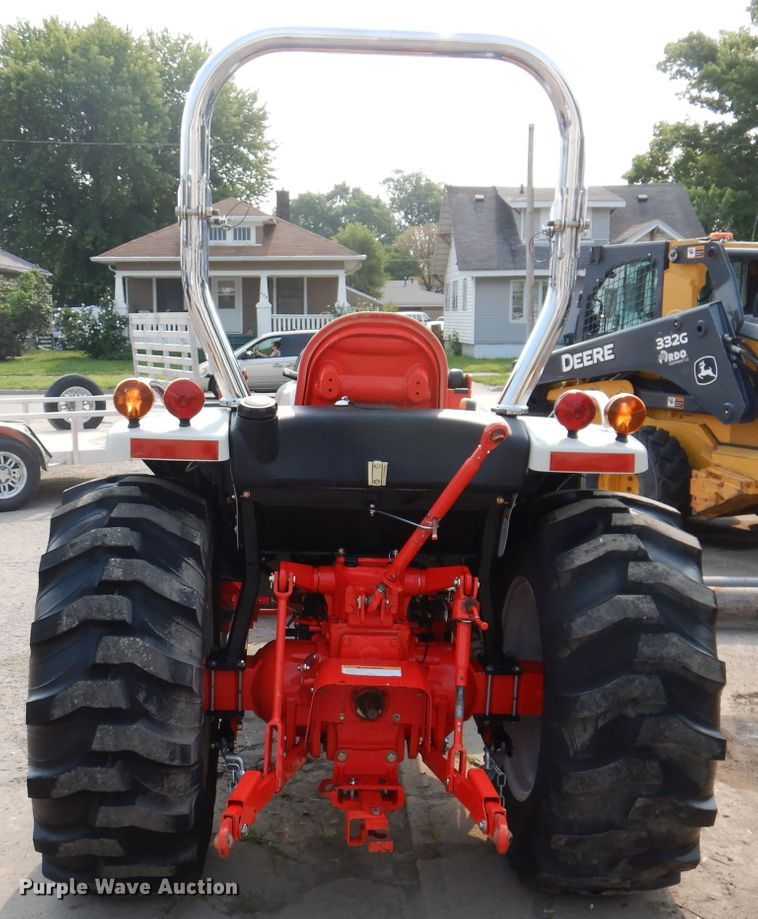 image for item IN9776 2010 New Holland Boomer 8N  MFWD tractor