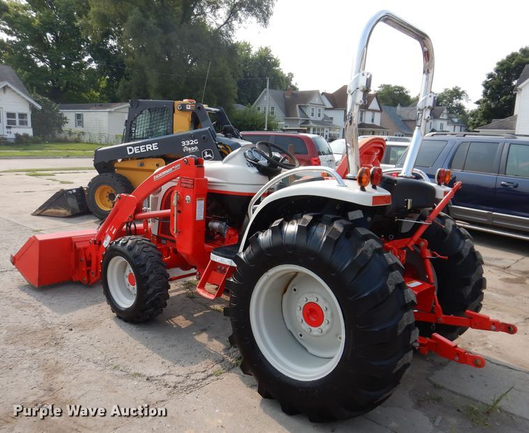 image for item IN9776 2010 New Holland Boomer 8N  MFWD tractor