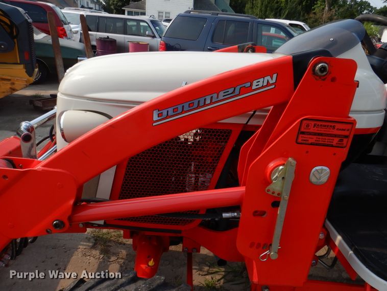 image for item IN9776 2010 New Holland Boomer 8N  MFWD tractor