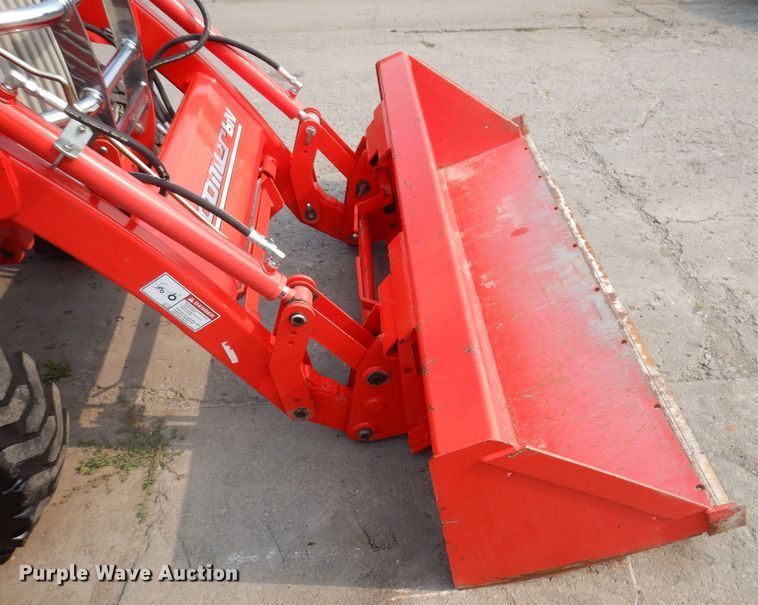 image for item IN9776 2010 New Holland Boomer 8N  MFWD tractor