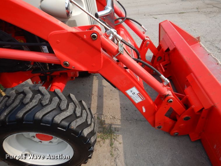 image for item IN9776 2010 New Holland Boomer 8N  MFWD tractor