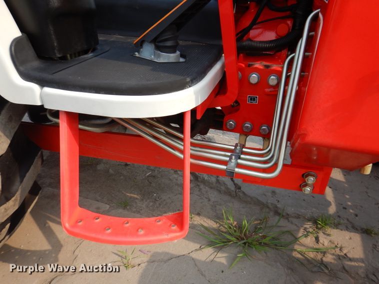 image for item IN9776 2010 New Holland Boomer 8N  MFWD tractor