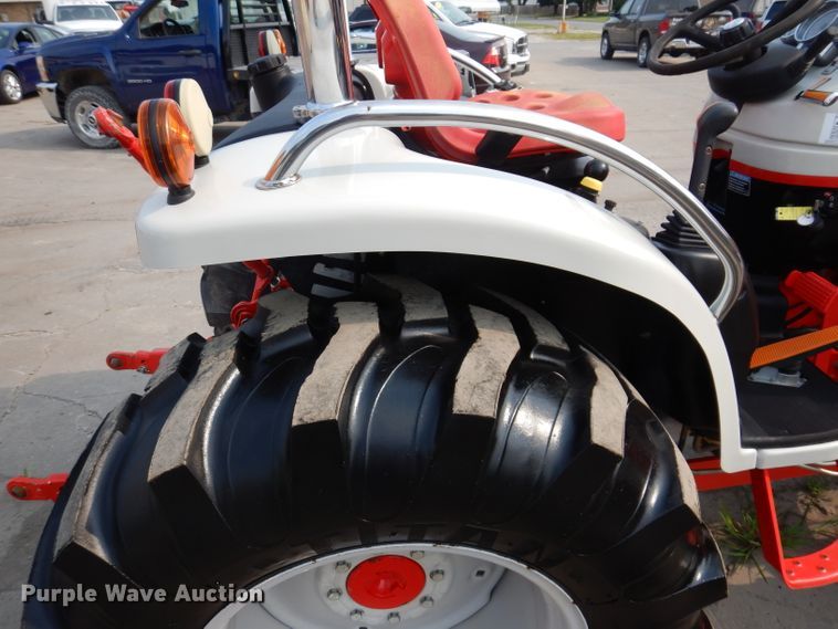 image for item IN9776 2010 New Holland Boomer 8N  MFWD tractor