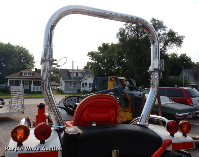 image for item IN9776 2010 New Holland Boomer 8N  MFWD tractor