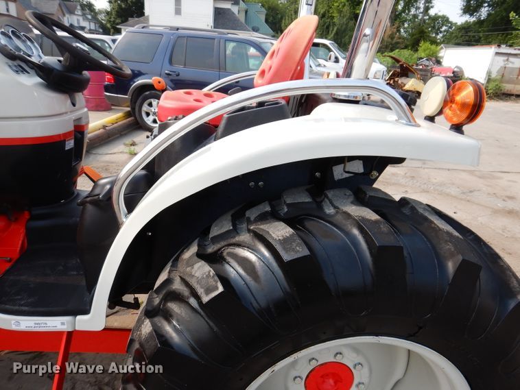 image for item IN9776 2010 New Holland Boomer 8N  MFWD tractor