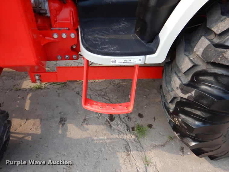 image for item IN9776 2010 New Holland Boomer 8N  MFWD tractor